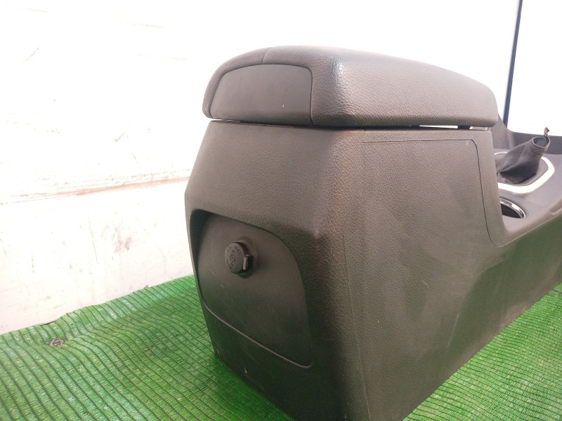 Recambio de consola central trasera para kia sorento ii (xm) 2.4 cvvt referencia OEM IAM 846512P 846512P 846512P
