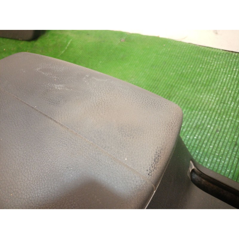 Recambio de consola central trasera para kia sorento ii (xm) 2.4 cvvt referencia OEM IAM 846512P 846512P 846512P