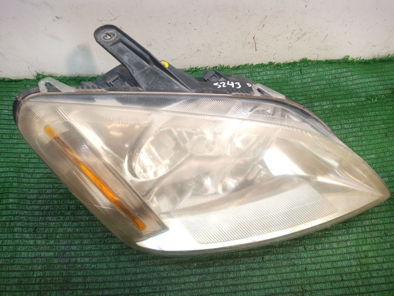 Recambio de faro derecho para ford focus c-max (cap) 1.6 tdci cat referencia OEM IAM   