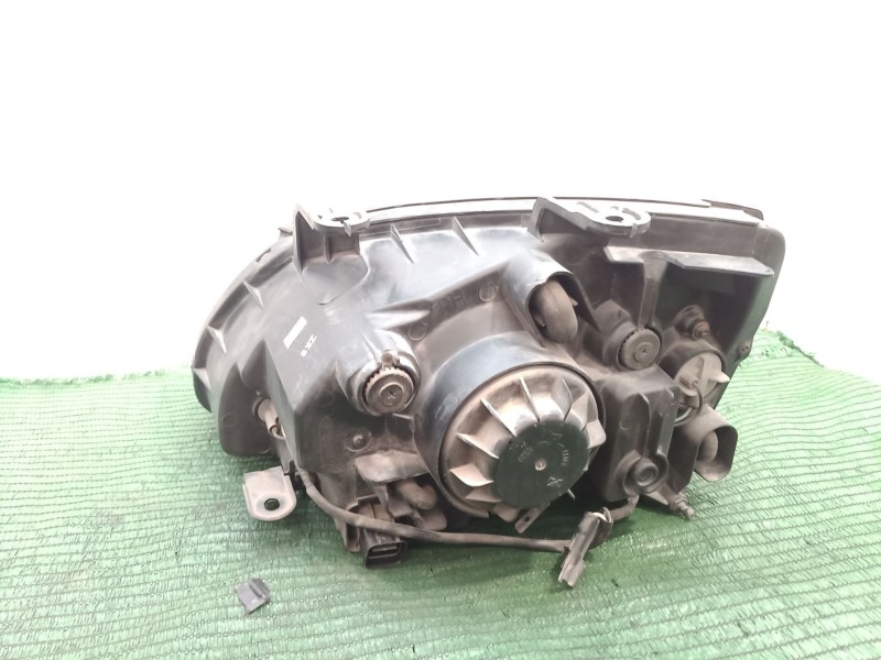 Recambio de faro derecho para kia carens referencia OEM IAM   