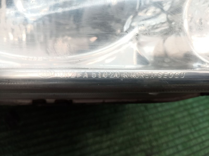 Recambio de faro derecho para kia carens referencia OEM IAM   