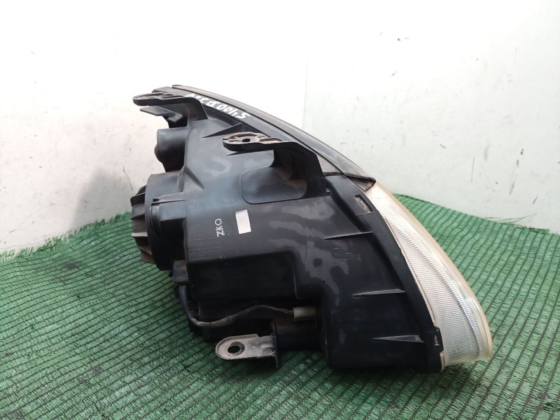 Recambio de faro izquierdo para kia carens referencia OEM IAM   