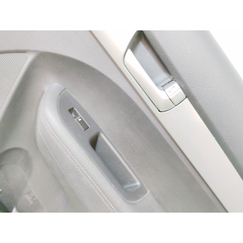 Recambio de guarnecido puerta trasera derecha para kia sorento ii (xm) 2.4 cvvt referencia OEM IAM 935802P 833022AP230AND 93582P