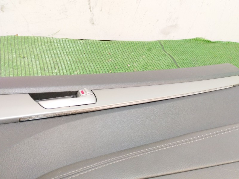 Recambio de guarnecido puerta trasera derecha para kia sorento ii (xm) 2.4 cvvt referencia OEM IAM 935802P 833022AP230AND 93582P