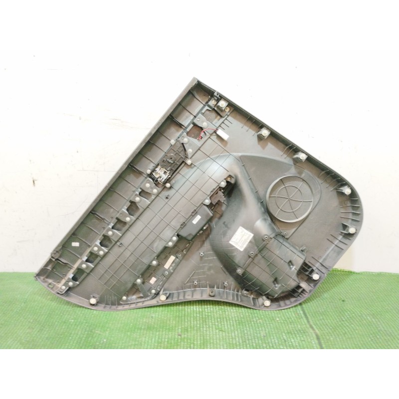 Recambio de guarnecido puerta trasera derecha para kia sorento ii (xm) 2.4 cvvt referencia OEM IAM 935802P 833022AP230AND 93582P