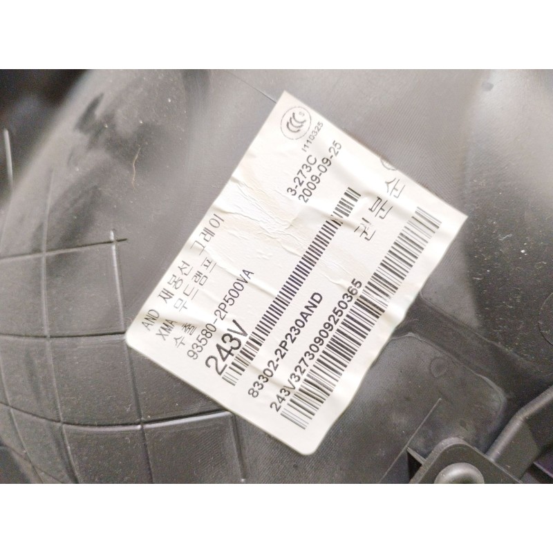 Recambio de guarnecido puerta trasera derecha para kia sorento ii (xm) 2.4 cvvt referencia OEM IAM 935802P 833022AP230AND 93582P