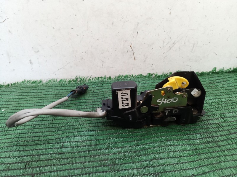 Recambio de cerradura puerta trasera derecha para kia carens referencia OEM IAM   