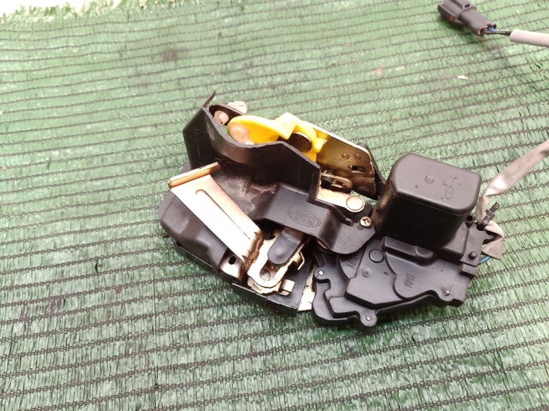 Recambio de cerradura puerta trasera derecha para kia carens referencia OEM IAM   