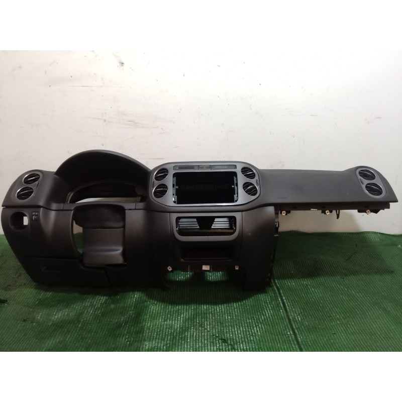 Recambio de salpicadero para volkswagen tiguan (5n_) 2.0 tdi referencia OEM IAM 5M1858296 5M1858296 5M1858296