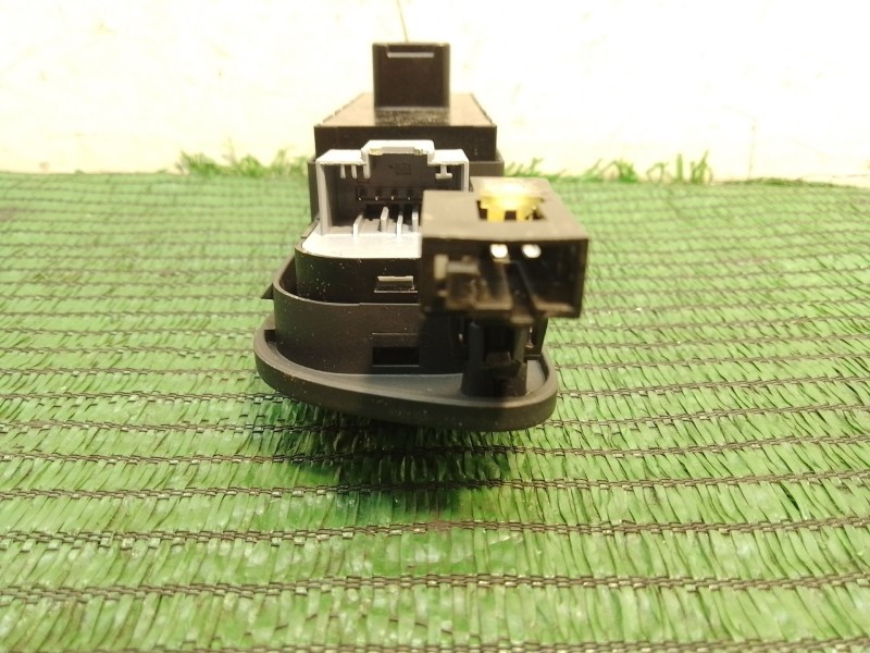 Recambio de mando elevalunas delantero izquierdo para volkswagen tiguan (5n_) 2.0 tdi referencia OEM IAM   