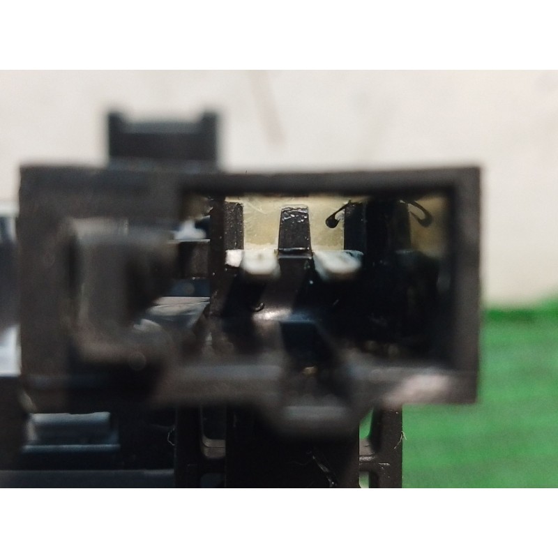 Recambio de mando elevalunas delantero izquierdo para volkswagen tiguan (5n_) 2.0 tdi referencia OEM IAM   