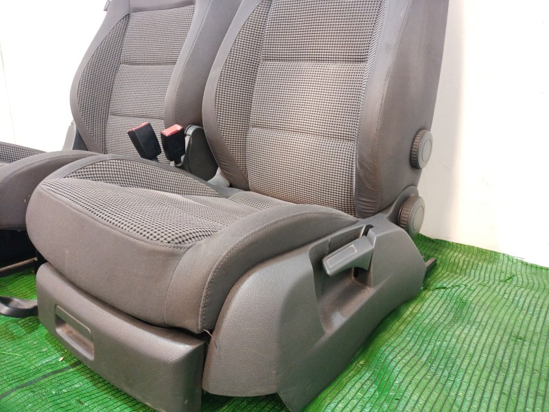 Recambio de juego asientos completo para volkswagen touran (1t1, 1t2) 2.0 tdi 16v referencia OEM IAM   