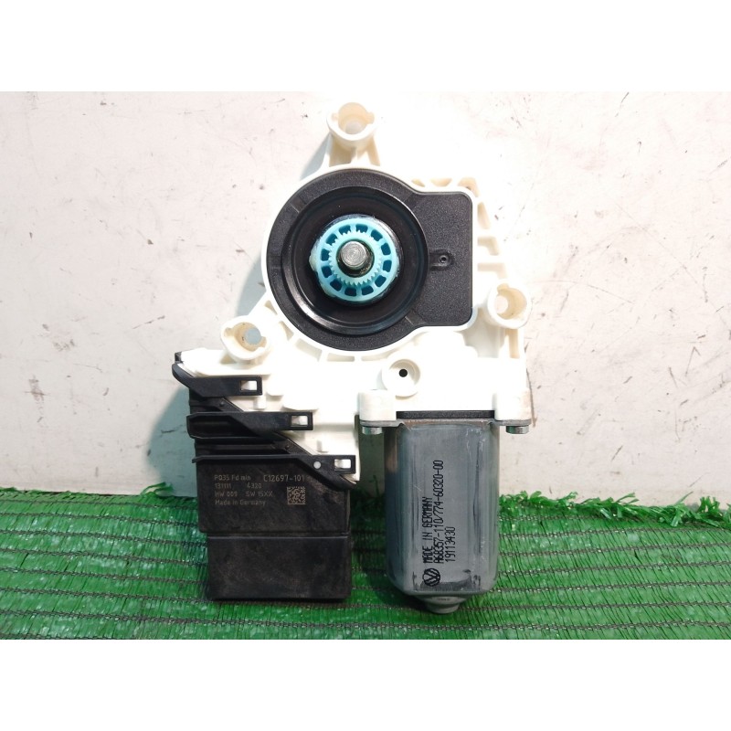 Recambio de motor elevalunas trasero derecho para volkswagen tiguan (5n_) 2.0 tdi referencia OEM IAM 5N0959704F C03387480 942703