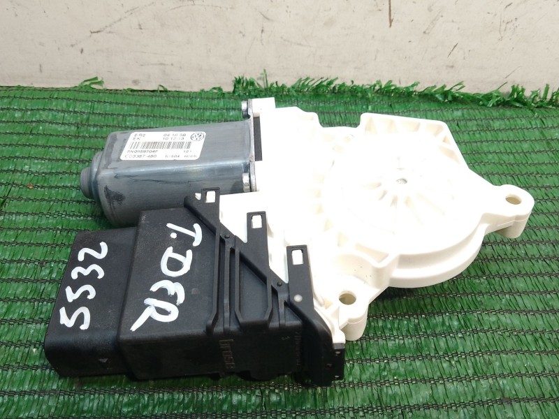 Recambio de motor elevalunas trasero derecho para volkswagen tiguan (5n_) 2.0 tdi referencia OEM IAM 5N0959704F C03387480 942703