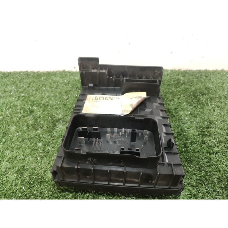 Recambio de caja reles / fusibles para volkswagen touran (1t1, 1t2) 2.0 tdi 16v referencia OEM IAM   