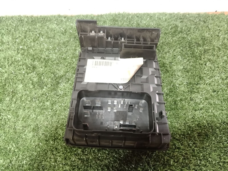 Recambio de caja reles / fusibles para volkswagen touran (1t1, 1t2) 2.0 tdi 16v referencia OEM IAM   