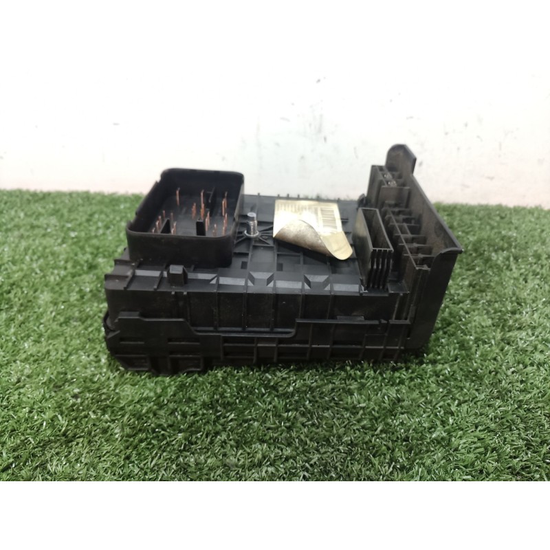 Recambio de caja reles / fusibles para volkswagen touran (1t1, 1t2) 2.0 tdi 16v referencia OEM IAM   