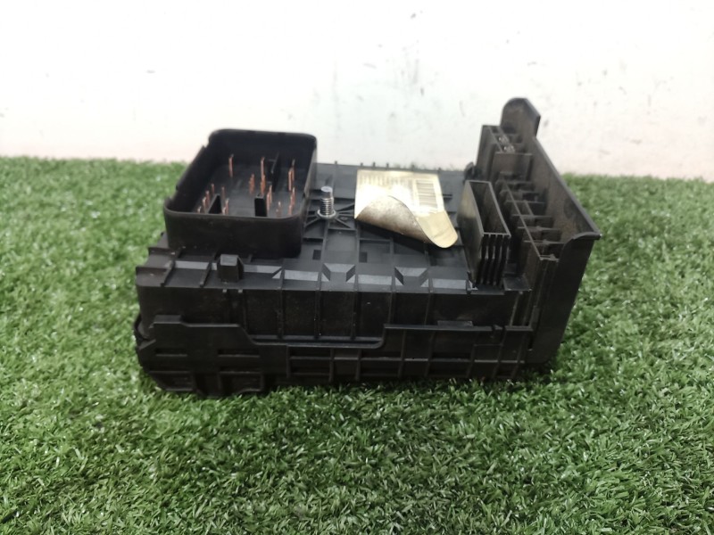 Recambio de caja reles / fusibles para volkswagen touran (1t1, 1t2) 2.0 tdi 16v referencia OEM IAM   