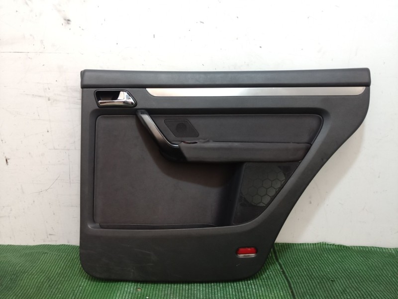 Recambio de guarnecido puerta trasera derecha para volkswagen touran (1t1, 1t2) 2.0 tdi 16v referencia OEM IAM   