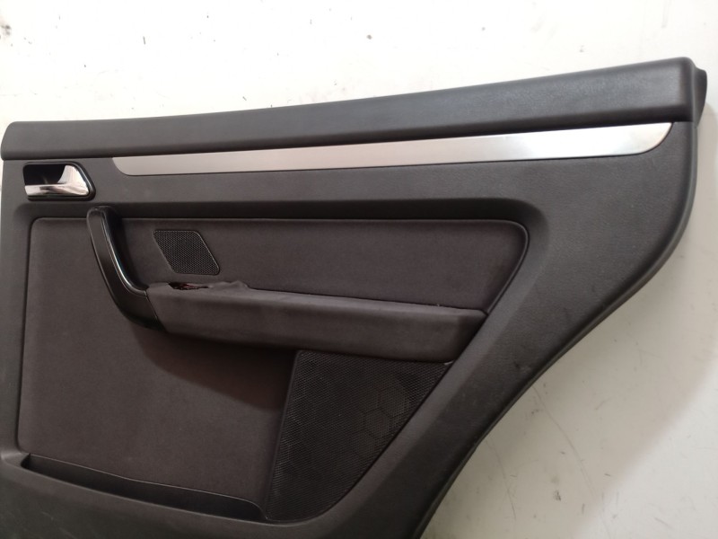 Recambio de guarnecido puerta trasera derecha para volkswagen touran (1t1, 1t2) 2.0 tdi 16v referencia OEM IAM   