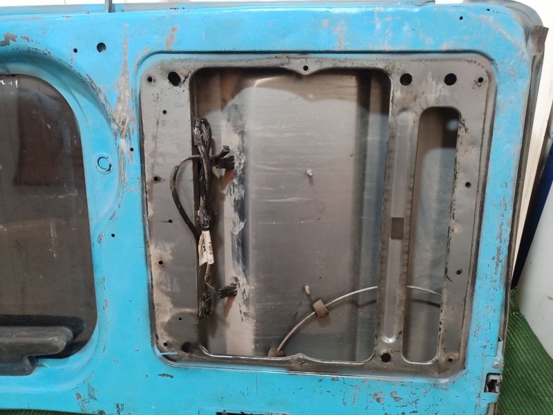 Recambio de puerta trasera izquierda para ford transit furgoneta (fa_ _) 2.0 di (fae_, faf_, fag_) referencia OEM IAM   