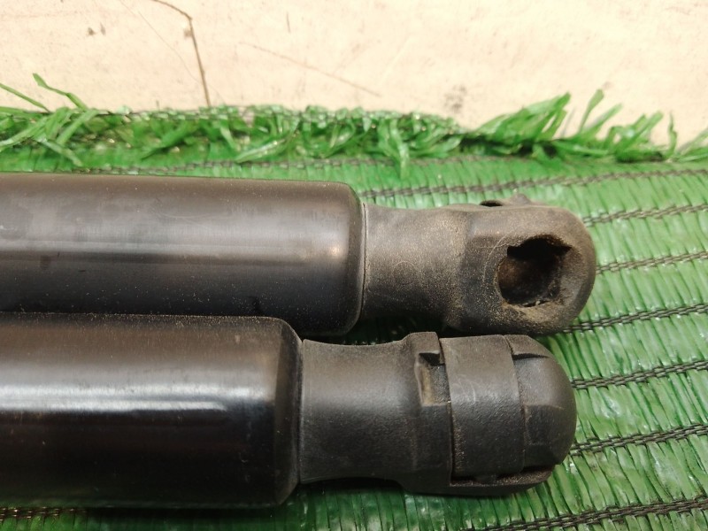 Recambio de amortiguadores maletero / porton para volkswagen tiguan (5n_) 2.0 tdi referencia OEM IAM 441467 5N0827550D01S 0475N