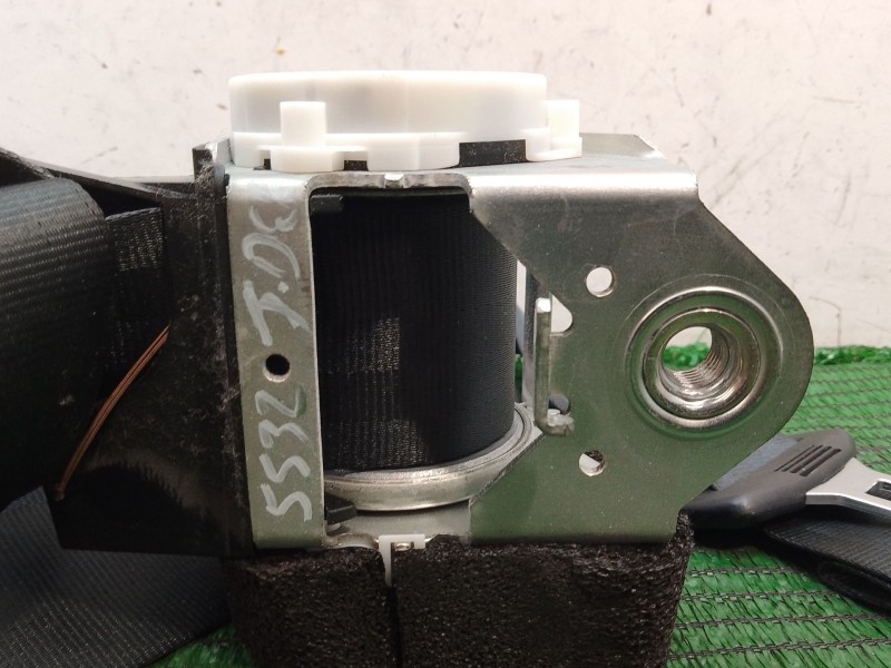 Recambio de cinturon seguridad trasero derecho para volkswagen tiguan (5n_) 2.0 tdi referencia OEM IAM 5N0857806 YD40334013M 340