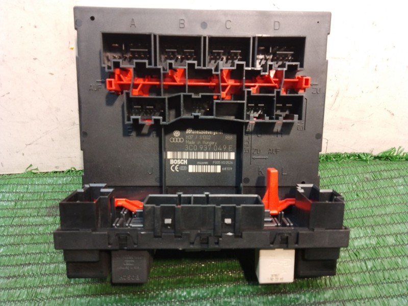 Recambio de caja reles / fusibles para volkswagen touran (1t1, 1t2) 2.0 tdi 16v referencia OEM IAM 3C0937049E F005V00526 0542698