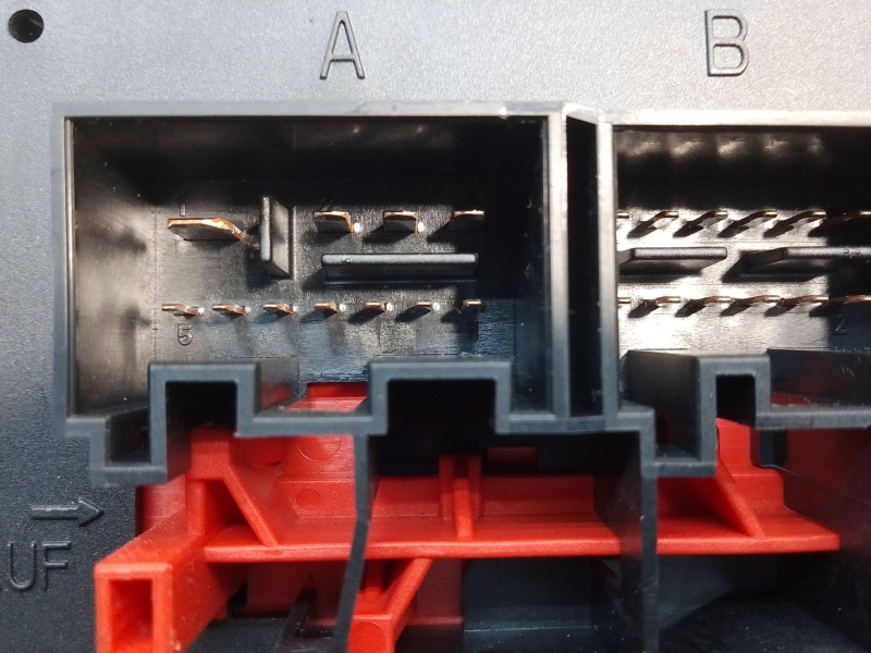 Recambio de caja reles / fusibles para volkswagen touran (1t1, 1t2) 2.0 tdi 16v referencia OEM IAM 3C0937049E F005V00526 0542698