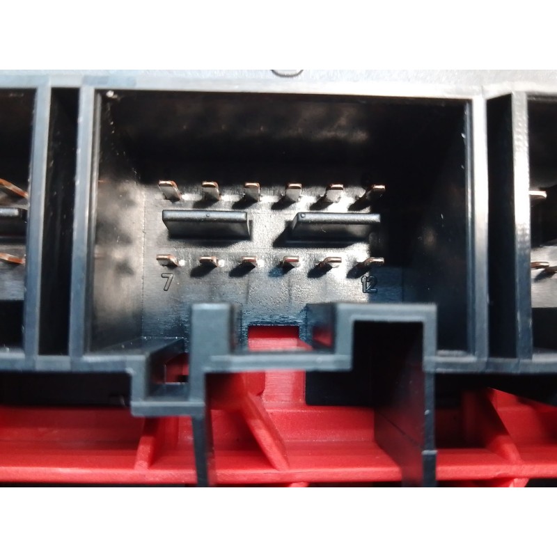 Recambio de caja reles / fusibles para volkswagen touran (1t1, 1t2) 2.0 tdi 16v referencia OEM IAM 3C0937049E F005V00526 0542698