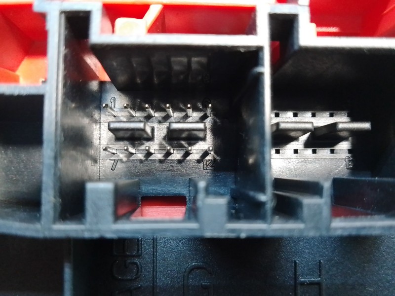 Recambio de caja reles / fusibles para volkswagen touran (1t1, 1t2) 2.0 tdi 16v referencia OEM IAM 3C0937049E F005V00526 0542698