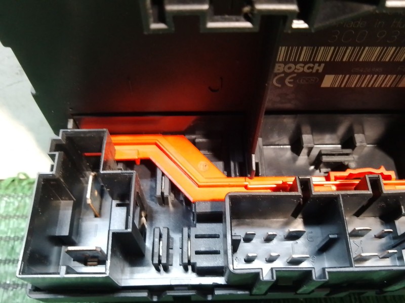 Recambio de caja reles / fusibles para volkswagen touran (1t1, 1t2) 2.0 tdi 16v referencia OEM IAM 3C0937049E F005V00526 0542698