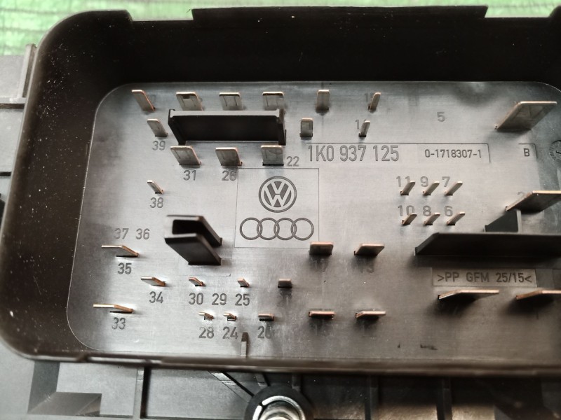 Recambio de caja reles / fusibles para seat altea (5p1) 1.9 tdi referencia OEM IAM 1K0937125 1K0937125 1K0937125