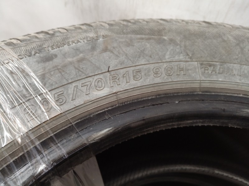 Recambio de neumaticos para » otros... zoe renault zoe ( 2014 ) referencia OEM IAM 205701596H YOKOHAMA 205/70/15 96H (1721)