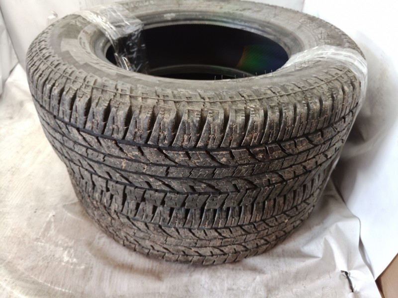 Recambio de neumaticos para » otros... zoe renault zoe ( 2014 ) referencia OEM IAM 205701596H YOKOHAMA 205/70/15 96H (2421)