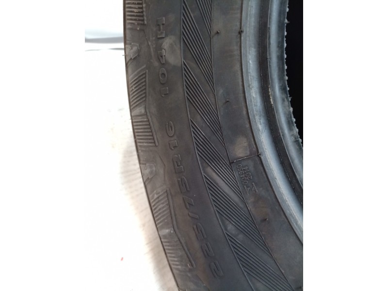 Recambio de neumaticos para » otros... zoe renault zoe ( 2014 ) referencia OEM IAM 2257516104H KUMHO 225/75/16 104H (2618)