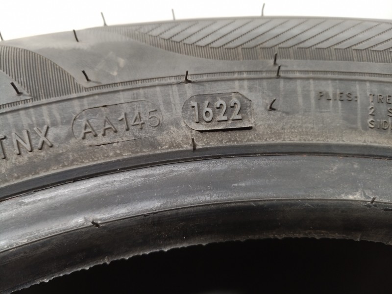 Recambio de neumaticos para » otros... zoe renault zoe ( 2014 ) referencia OEM IAM 175601581V CEAT 175/60/15 81V (1622)