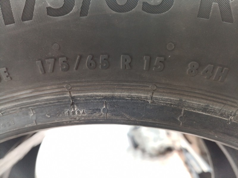 Recambio de neumaticos para » otros... zoe renault zoe ( 2014 ) referencia OEM IAM 175651584H CONTINENTAL 175/65/15 84H (4719)