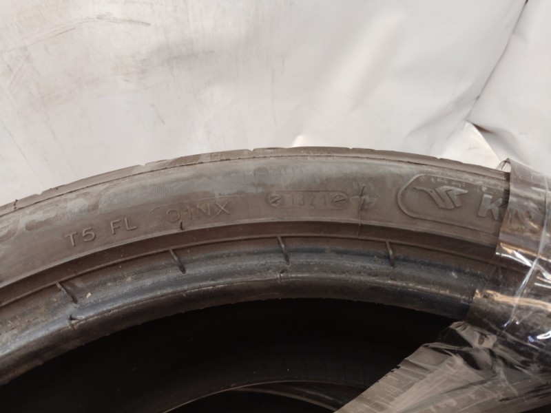 Recambio de neumaticos para » otros... zoe renault zoe ( 2014 ) referencia OEM IAM 215451893Y KORMORAN 215/45/18 93Y (1321)