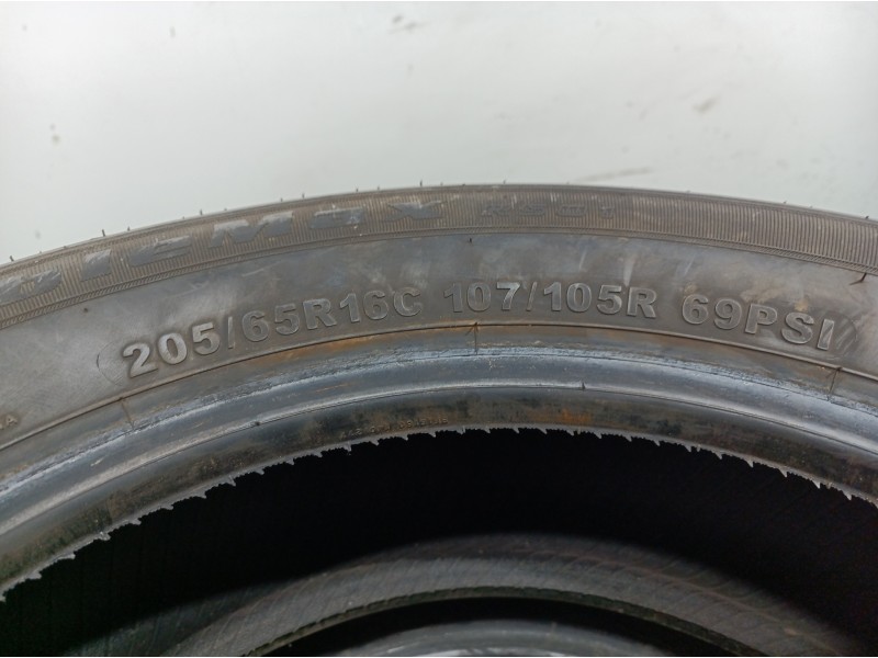 Recambio de neumaticos para » otros... zoe renault zoe ( 2014 ) referencia OEM IAM 2065516C HABILEAD 205/65/16 107/105R (2718)