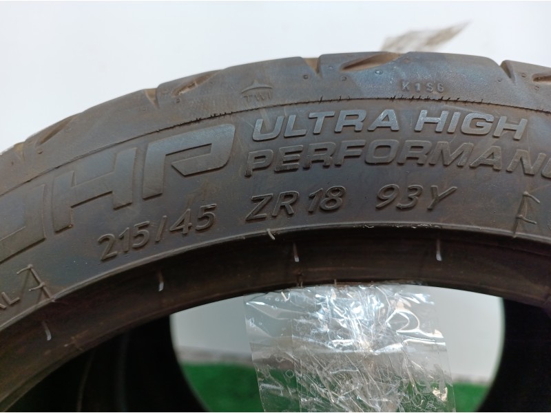 Recambio de neumaticos para » otros... zoe renault zoe ( 2014 ) referencia OEM IAM 215451893Y KORMORAN 215/45/ZR18/93Y (2221)