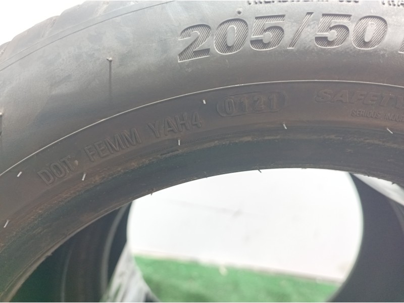 Recambio de neumaticos para » otros... zoe renault zoe ( 2014 ) referencia OEM IAM 205501687V KUMHO 205/50/R16/87V (0121)