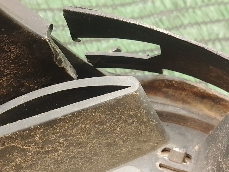 Recambio de rejilla delantera para volkswagen golf iv (1j1) 1.4 16v referencia OEM IAM   