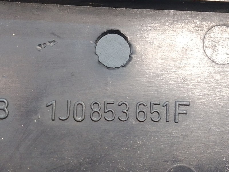 Recambio de rejilla delantera para volkswagen golf iv (1j1) 1.4 16v referencia OEM IAM   