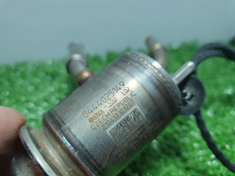 Recambio de inyector para volkswagen caddy v skn / bbdtrex0 2.0 tdi 102cv / 75kw referencia OEM IAM 05l131113J 05l131113J 044402