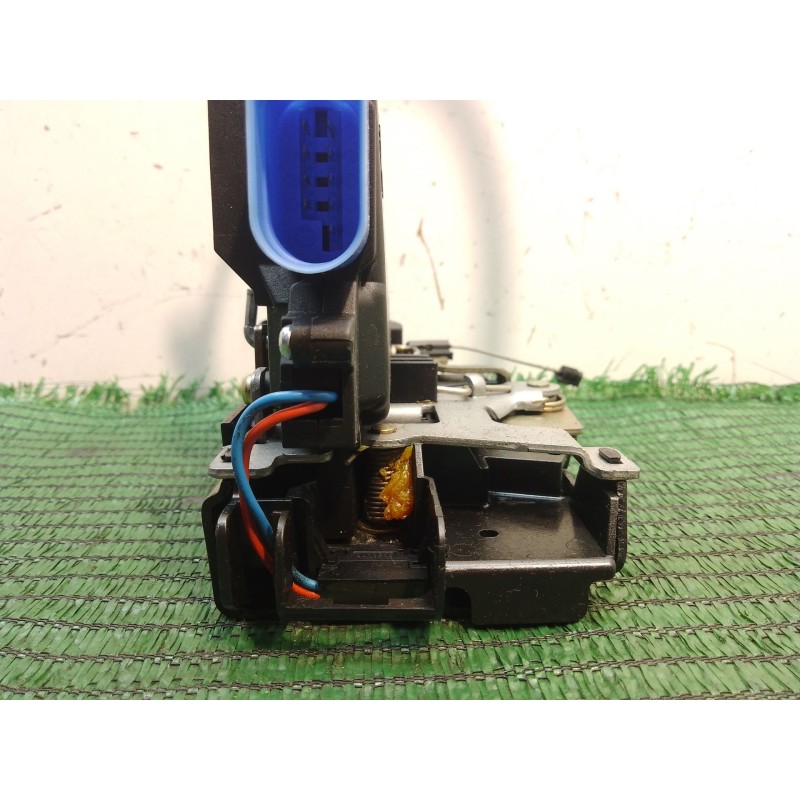 Recambio de cerradura puerta delantera izquierda para volkswagen touran (1t1, 1t2) 2.0 tdi 16v referencia OEM IAM 3D1837015 3D18