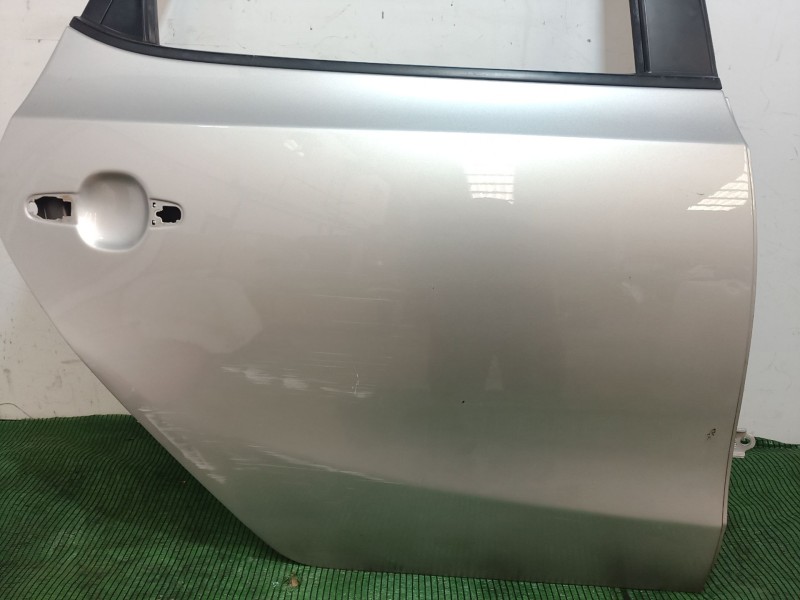 Recambio de puerta trasera derecha para hyundai i30 (fd) 1.6 referencia OEM IAM   