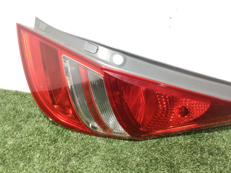 Recambio de piloto trasero derecho para hyundai i30 (fd) 1.6 referencia OEM IAM   