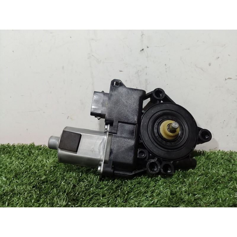 Recambio de motor elevalunas delantero derecho para hyundai i30 (fd) 1.6 referencia OEM IAM   