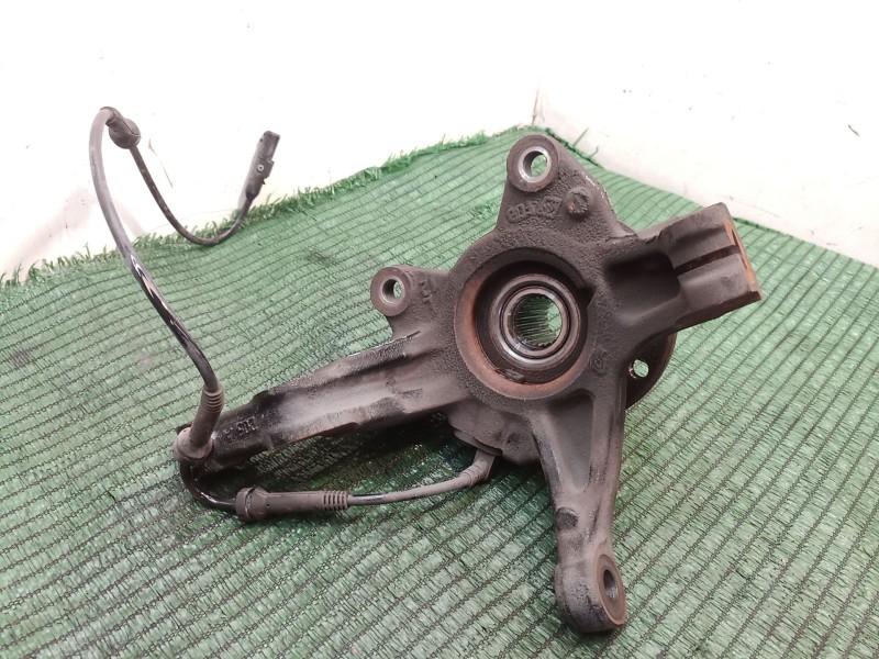 Recambio de mangueta delantera izquierda para renault zoe 2014 referencia OEM IAM   